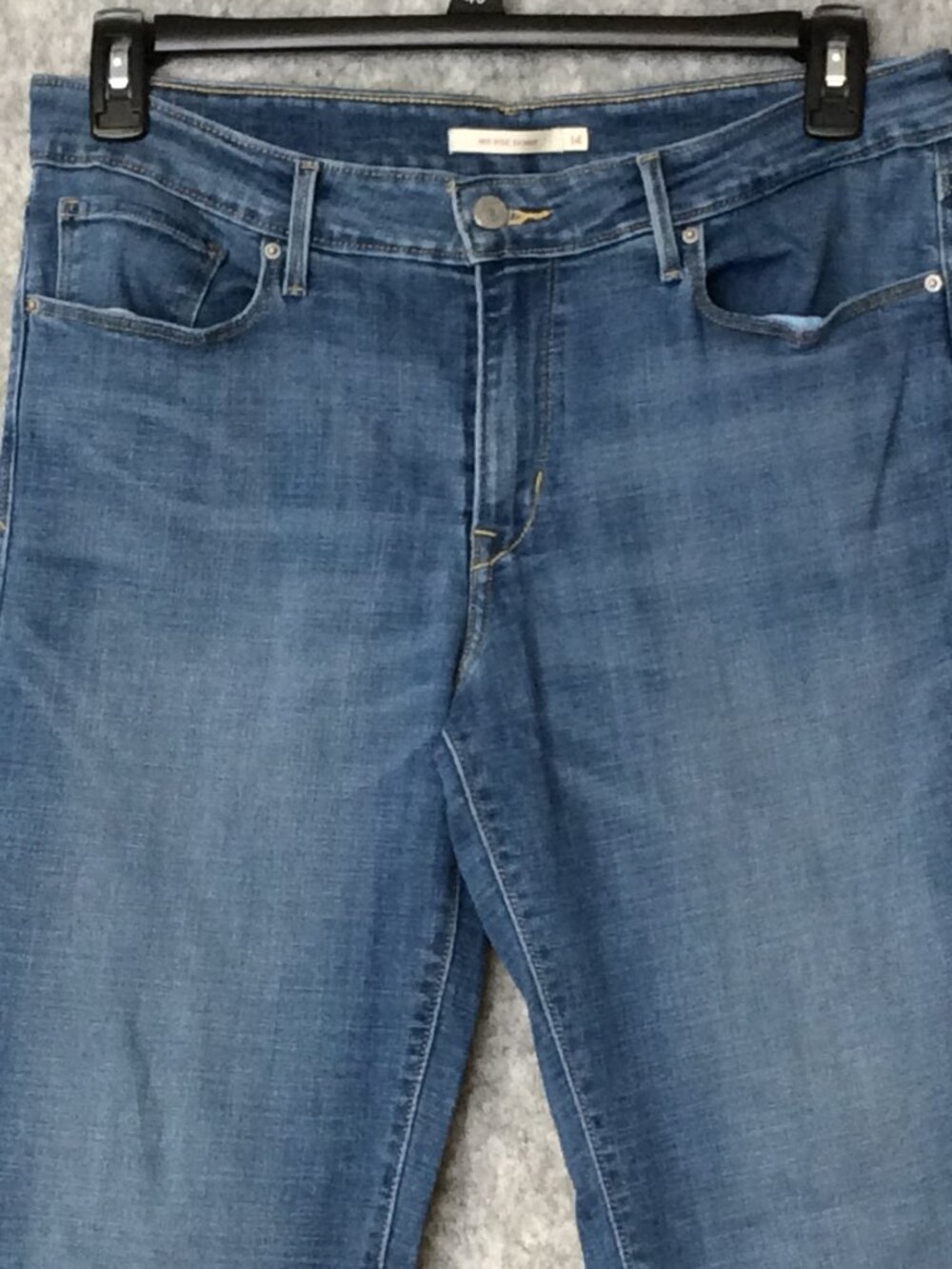 LEVI'S Women's Size 14M Jeans Midrise Skinny Medium Wash Casual Stretch